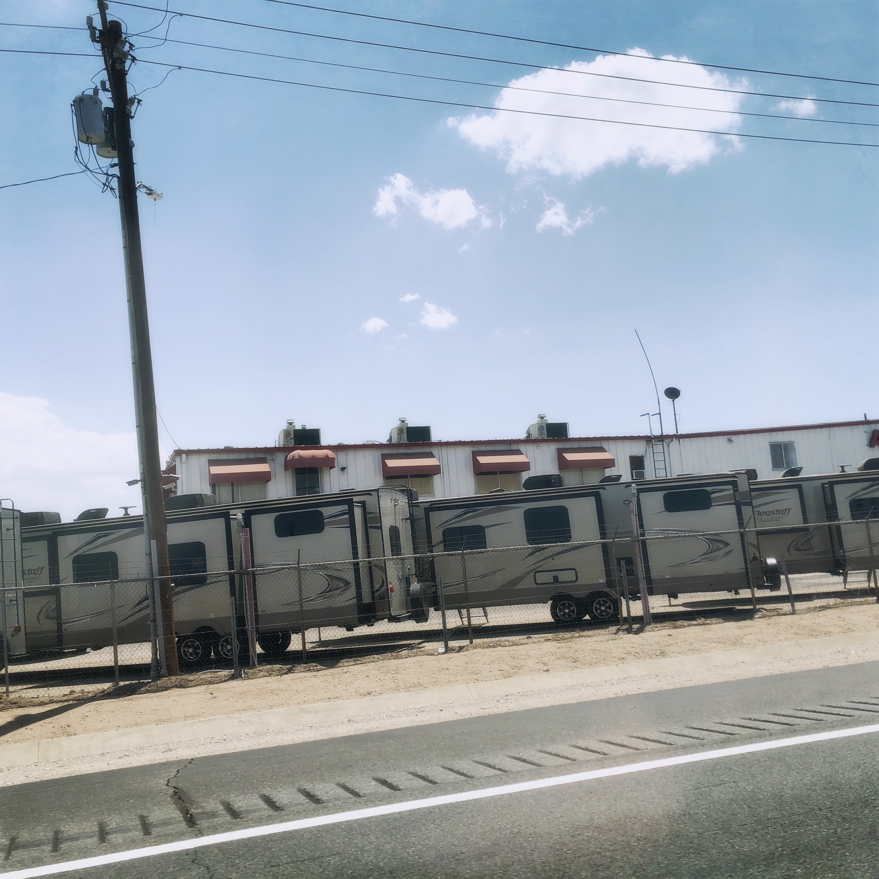 HipstamaticPhoto-555968227.895903