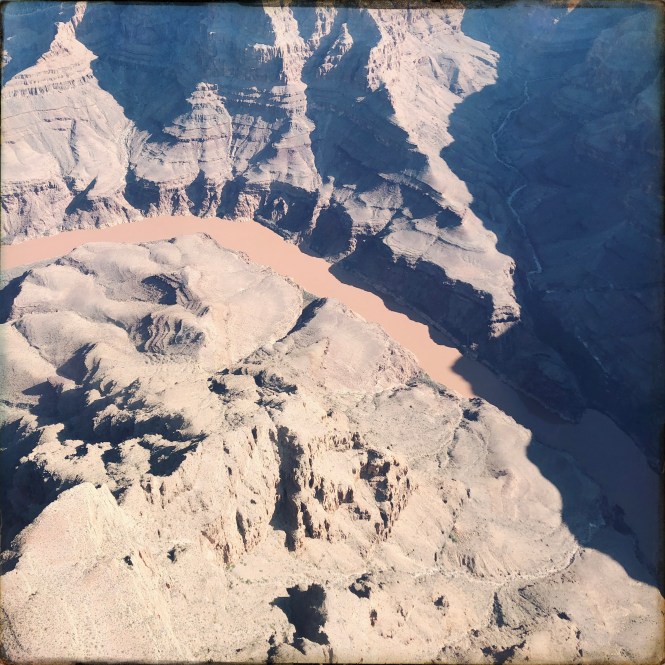 HipstamaticPhoto-556040182.867129