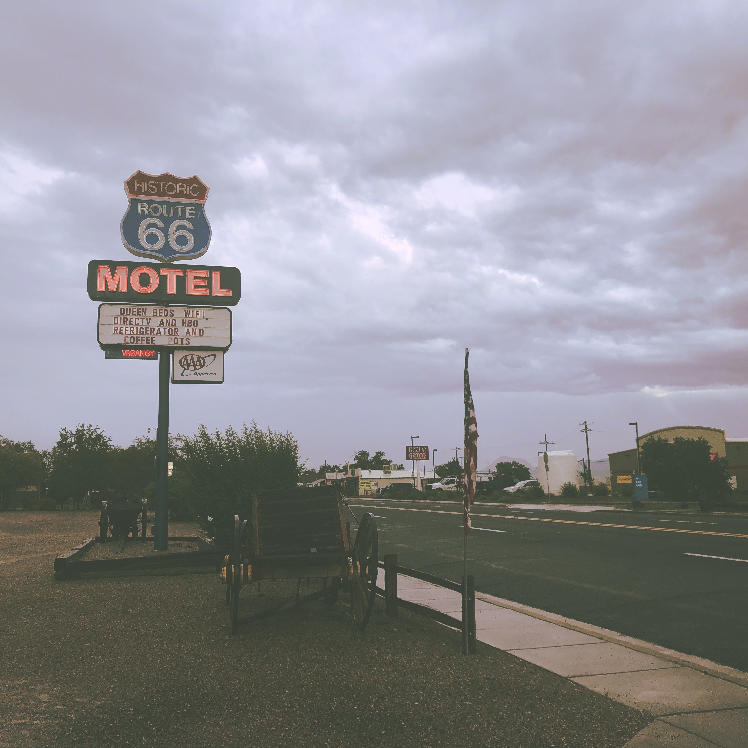 HipstamaticPhoto-556673691.208012