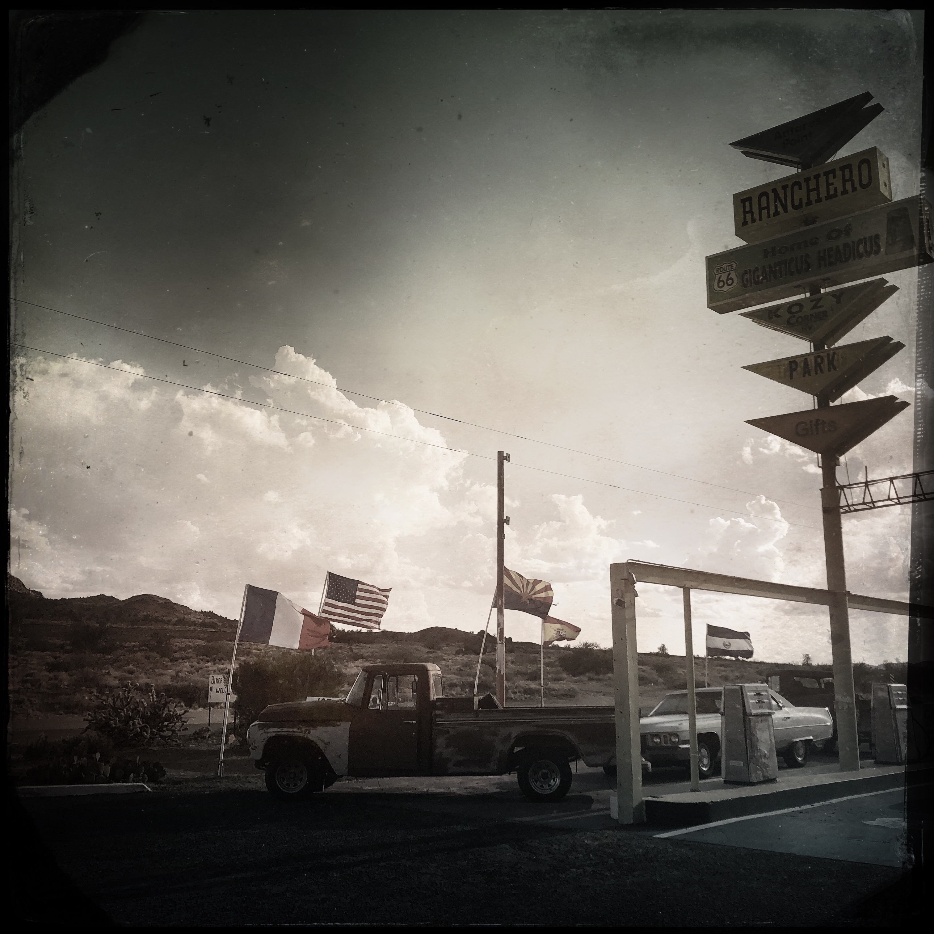 HipstamaticPhoto-556677492.920053