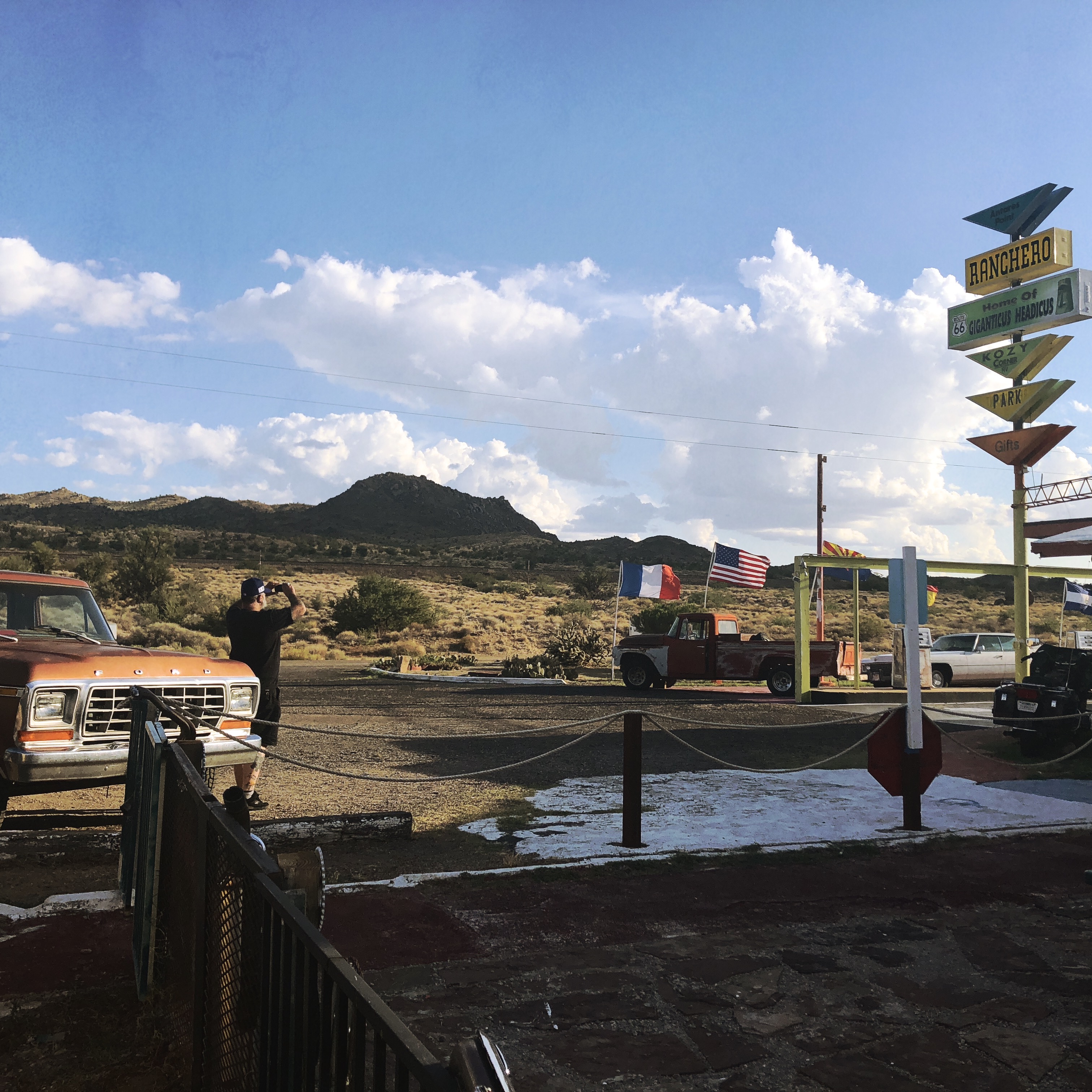 HipstamaticPhoto-556677580.078305